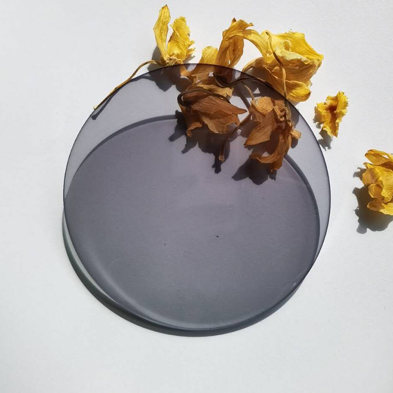 1.67 Lentille photochromique SHMC