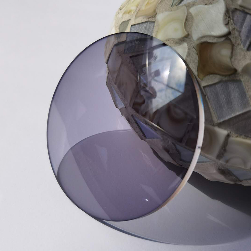 1.67 Lentille photochromique SHMC